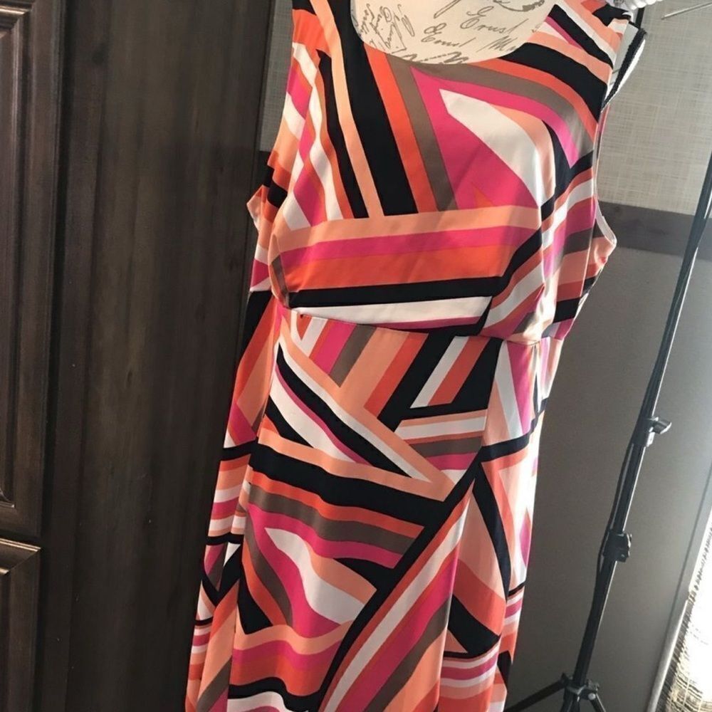 Pink and Black Sleeveless Sheath Mini Dress - Picture 4 of 9